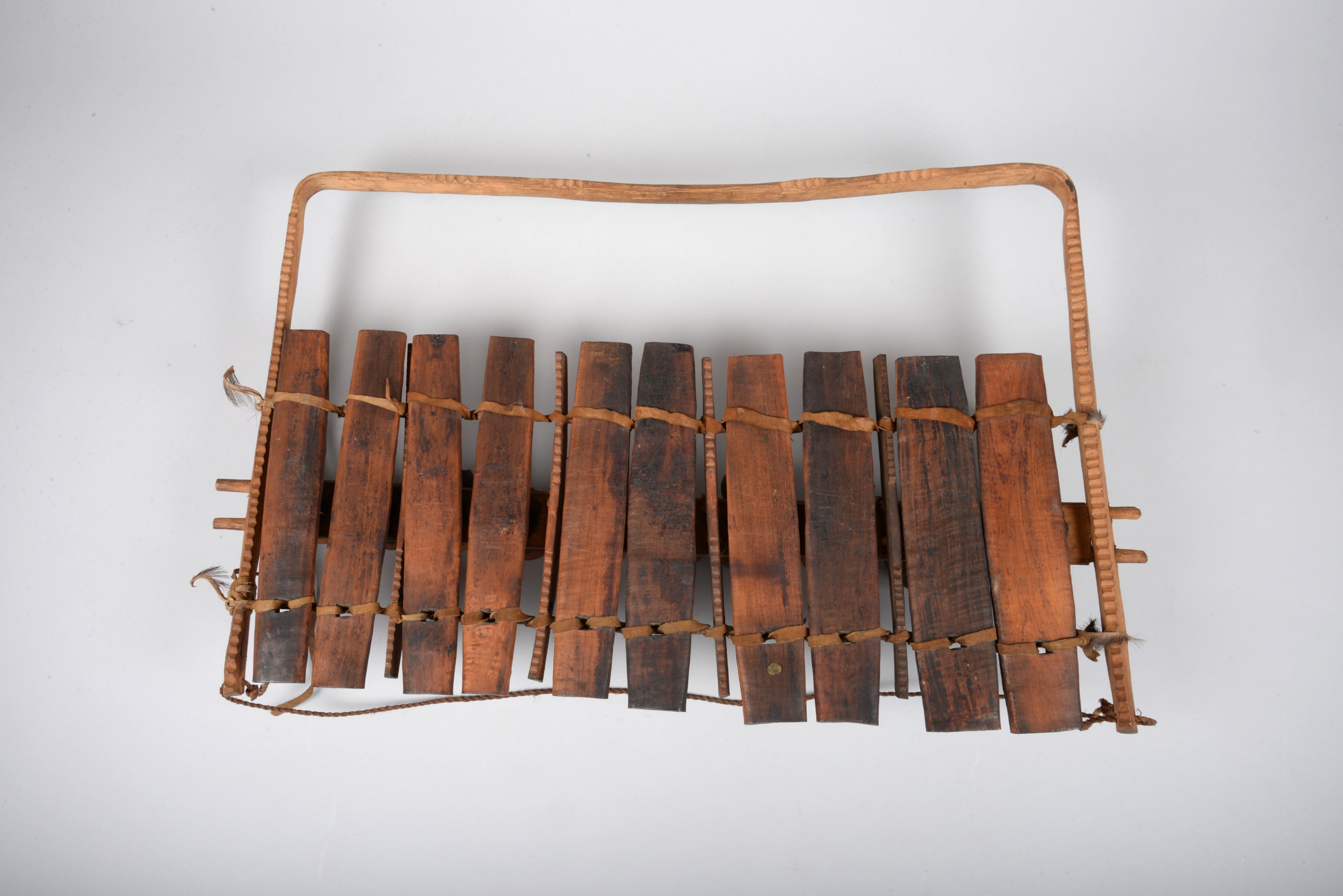 Instrument: Balafon (Xylophon) - Online Sammlung - Weltmuseum Wien