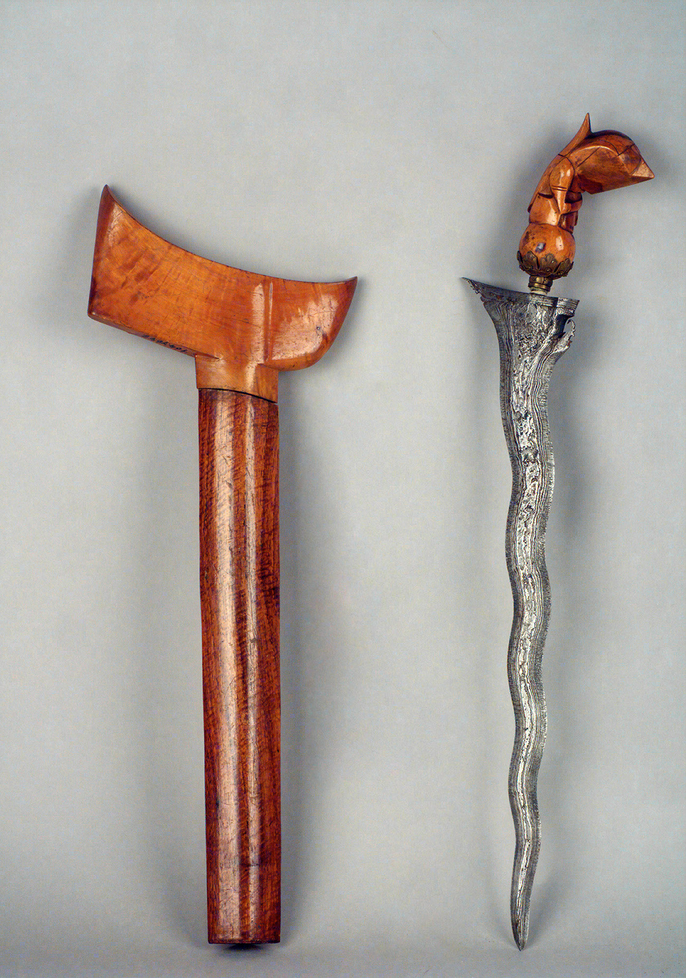 Dagger with scabbard - Online Collection - Weltmuseum Wien