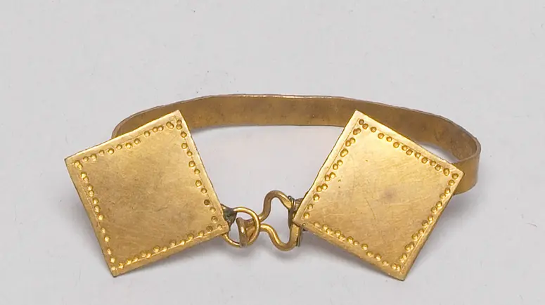 Armschmuck