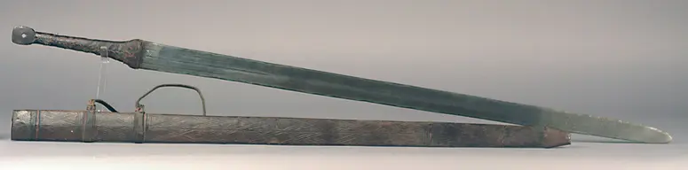 Schwert mit Scheide