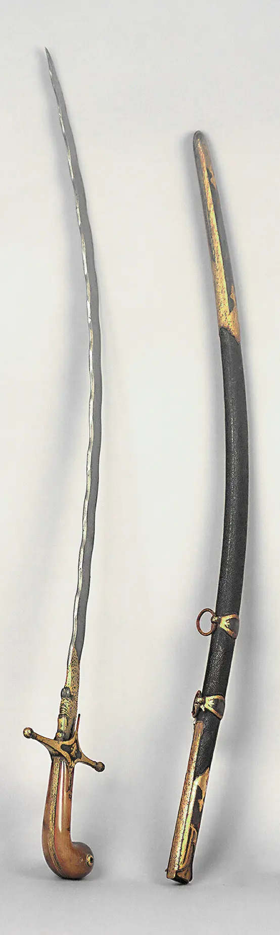 Säbel mit Scheide