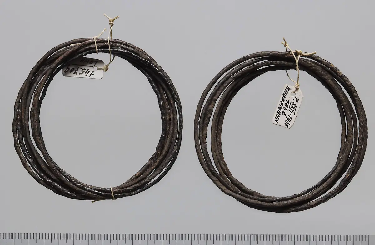 Beinschmuck