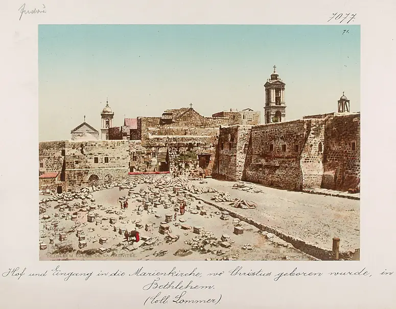 Hof und Eingang in die Marienkirche, wo Christus geboren wurde, in Bethlehem