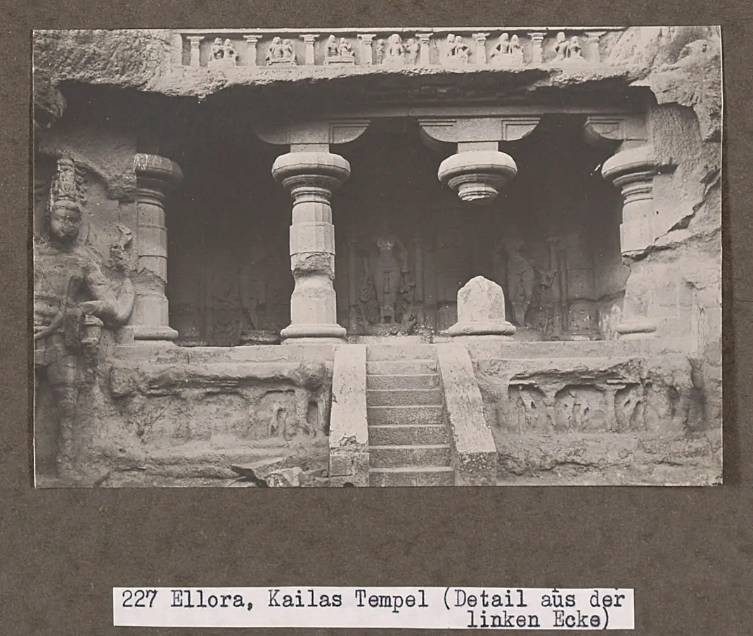 227 Ellora, Kailasa Tempel (Detail aus der linken Ecke)