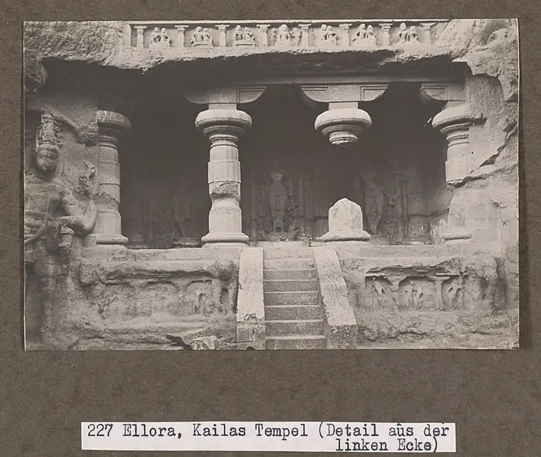 227 Ellora, Kailasa Tempel (Detail aus der linken Ecke)