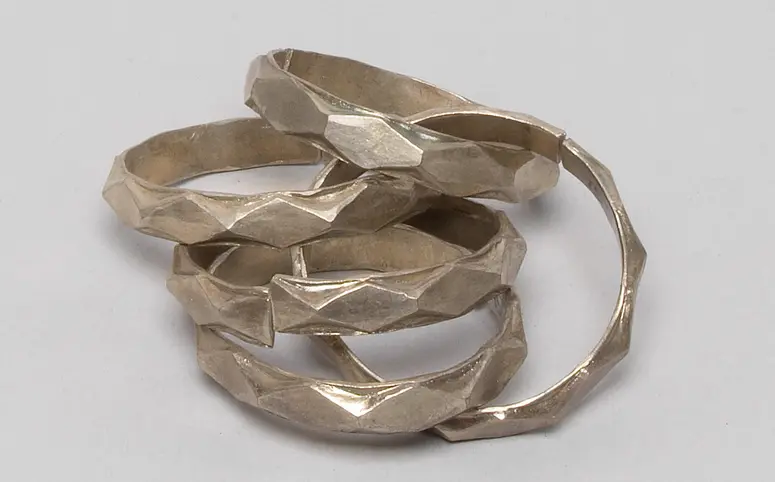Armschmuck