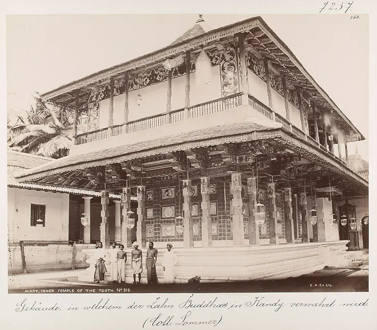 Kandy: Tempel in dem der Zahn Buddhas verwahrt wird
