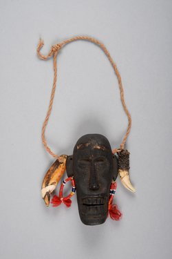 Brustschmuck