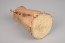 Instrument: Handtrommel mit Stab