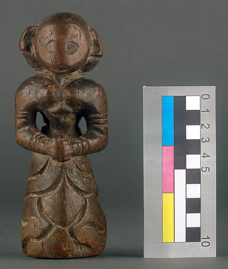 Holzfigur