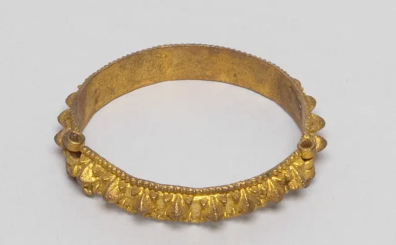Armschmuck