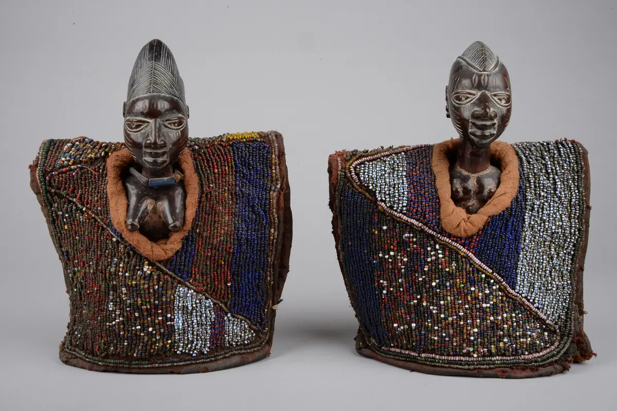 Männliche Ibeji Zwillingsfigur