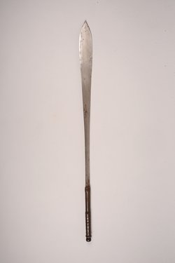 Schwert mit Scheide