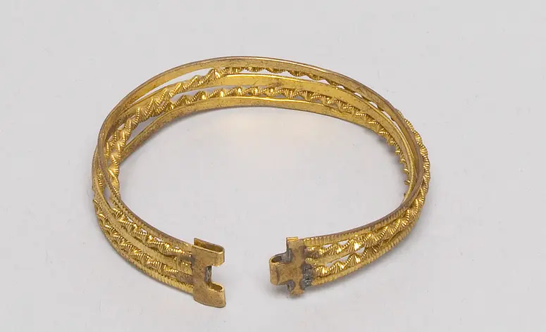 Armschmuck
