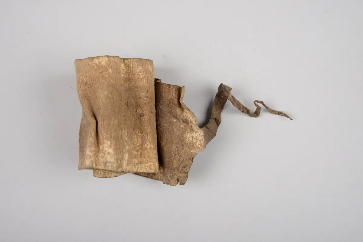 Lederstreifen (Amulett)