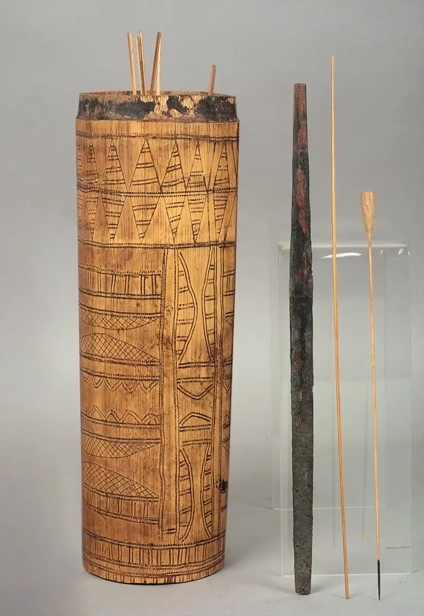 Quiver for blowpipe darts and poison spatula