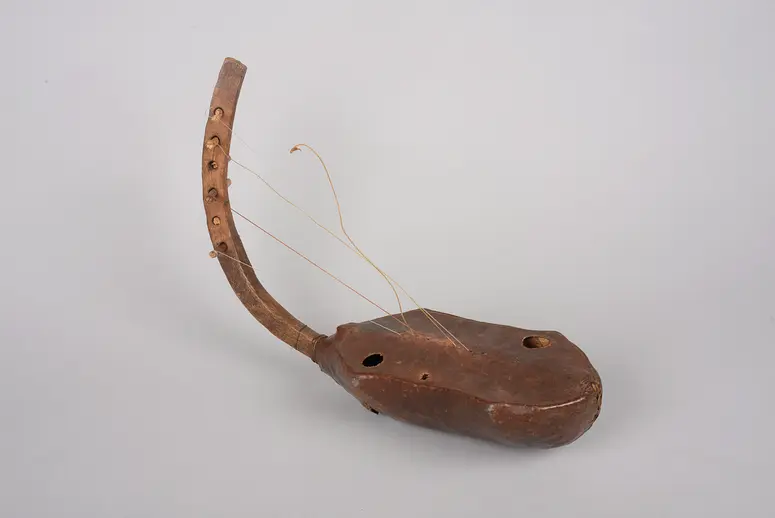 Instrument: Bogenharfe