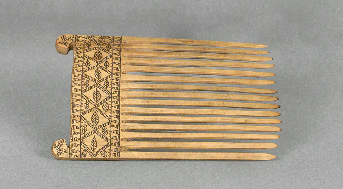 Decorative comb