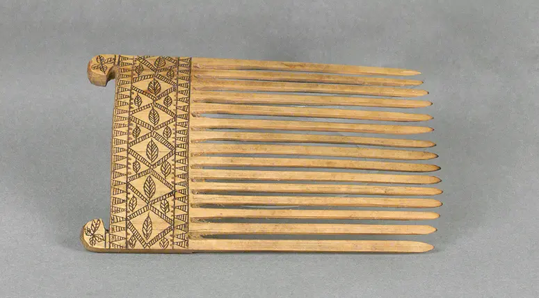 Decorative comb