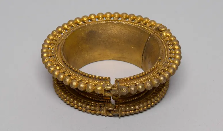 Armschmuck