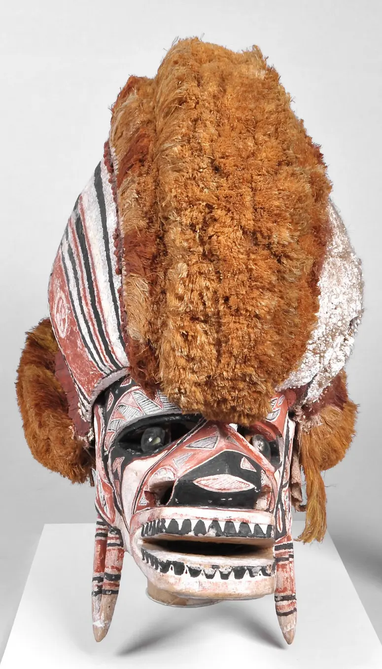 Malagan dancing mask