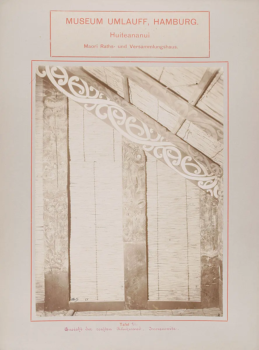 Museum Umlauff, Hamburg. Huiteananui, Maori Raths- und Versammlungshaus: Tafel 21. Ansicht der rechten Rückwand, Innenseite