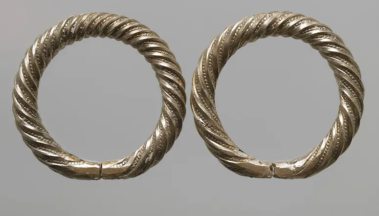 Armschmuck