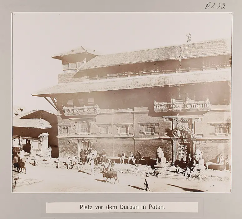 Platz vor dem Durban in Patan
