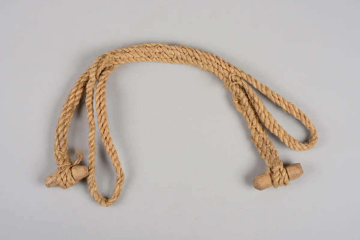Camel cuff