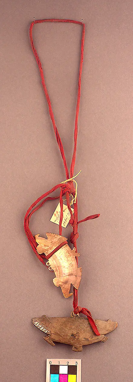 Brustschmuck