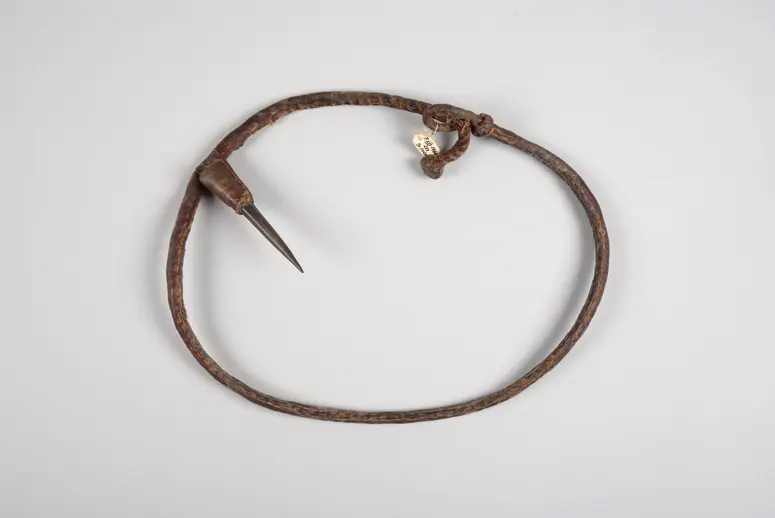 Hüftschmuck mit Amulettanhänger