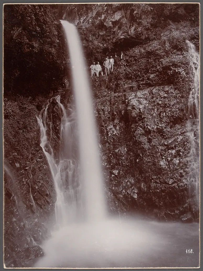 Japan, Nikko, Urami Wasserfall [Uraminotaki]. 21.VIII.1893; Franz Ferdinand mit Reisegesellschaft