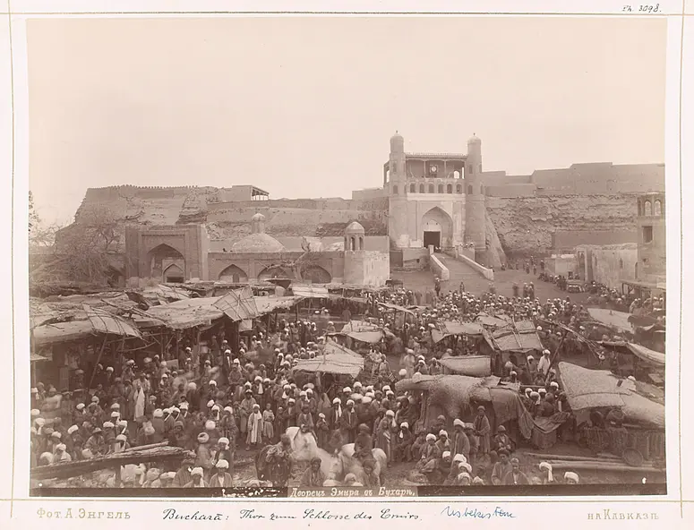 Buchara, Tor zum Schlosse des Emirs (mit Markt)