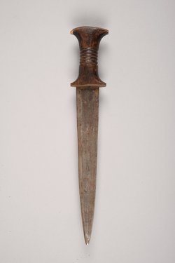 Messer mit Scheide