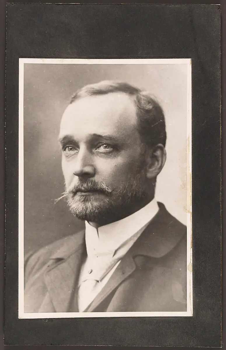 Portraitphoto von Dr. E. v. Stein 23.6.1858 - 16.2.1929