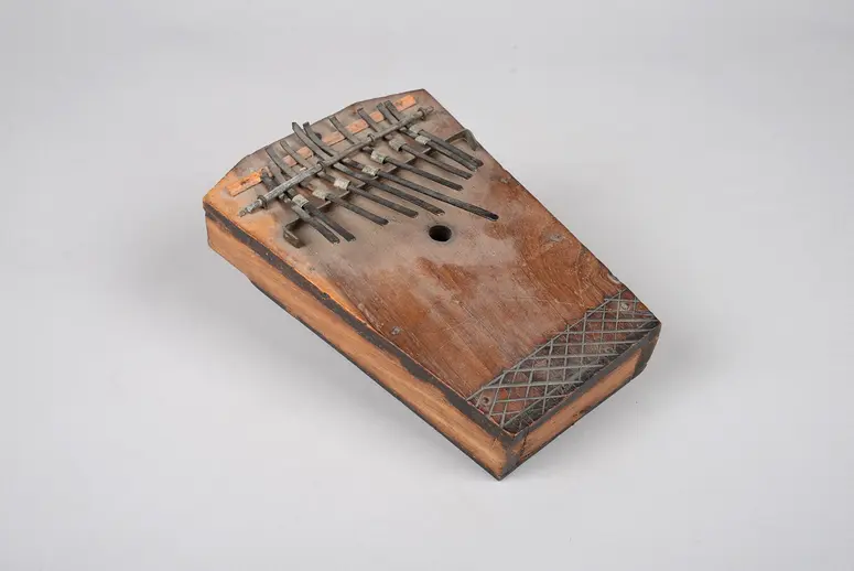 Instrument: Lamellophon
