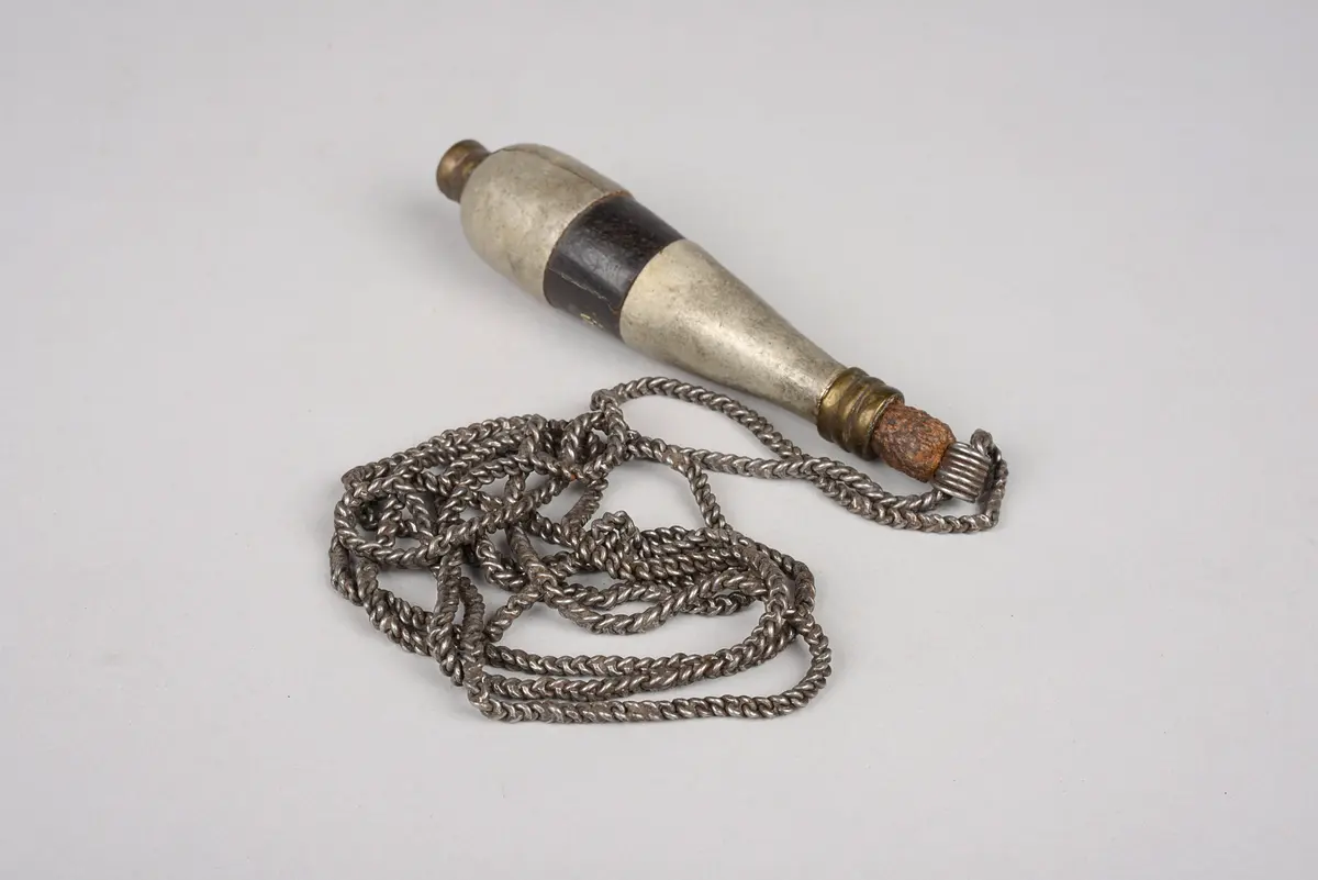 Schnupftabakbehälter an Kette