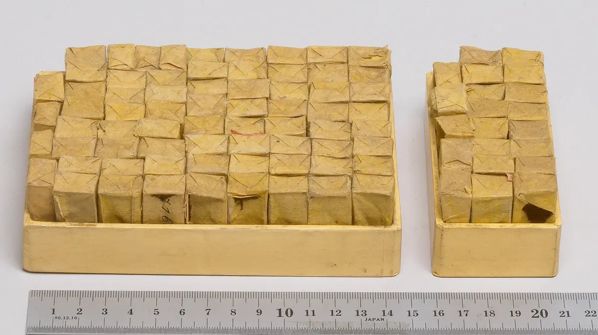 Paket von Gold-und Silberbarren