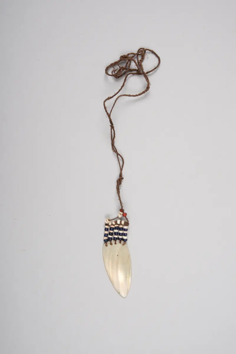 Stirnschmuck