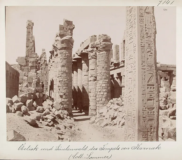 Obelisk und Säulenwald des Amon Tempels von Karnak