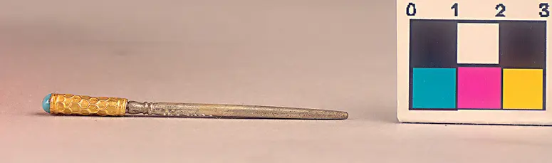 Stift (milchûb) zum Auftragen der Augenschminke
