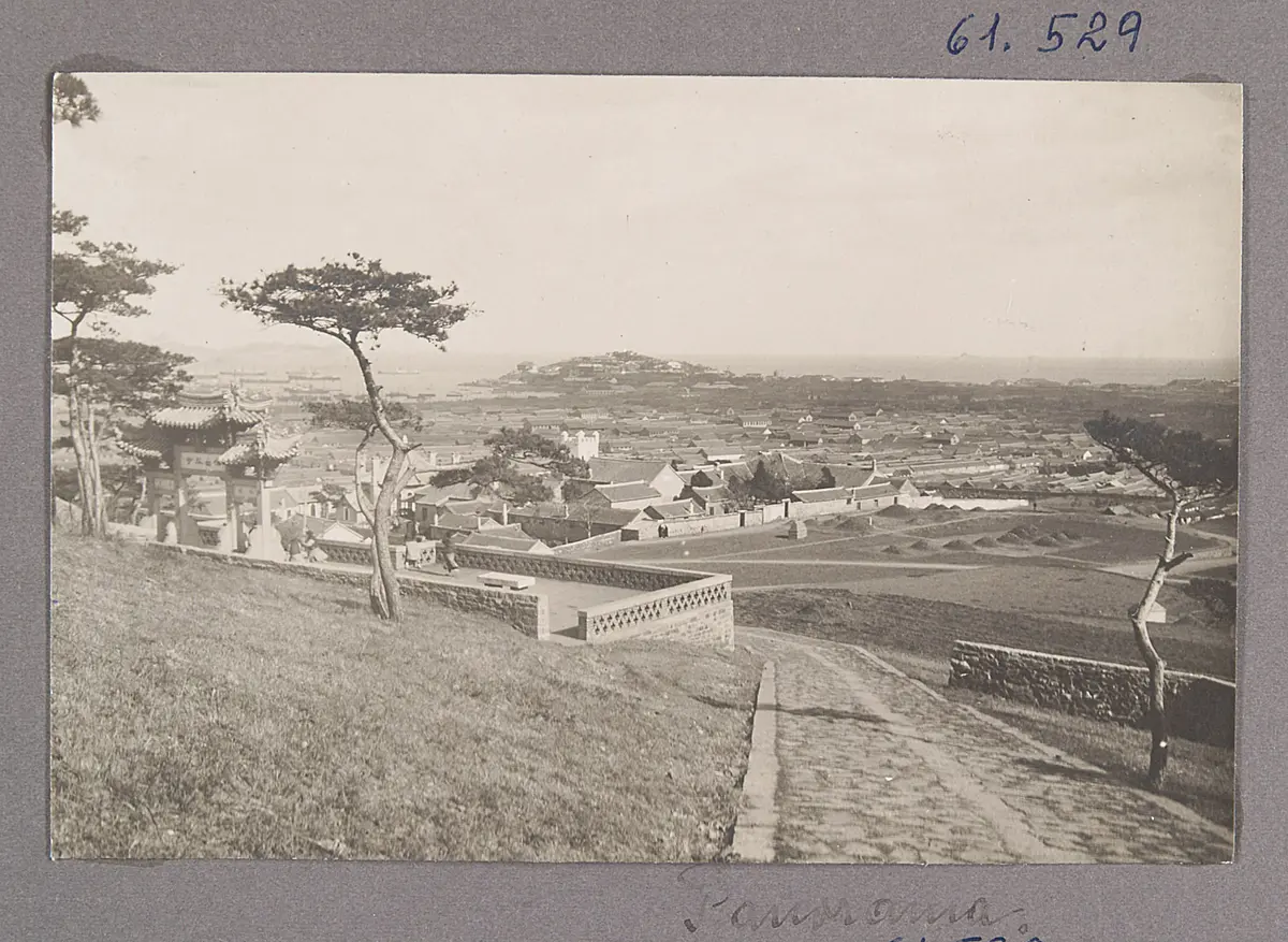 Zhifu 芝罘. Panorama