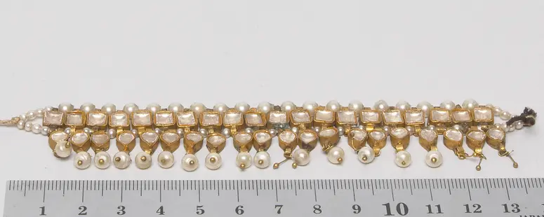 Stirnschmuck
