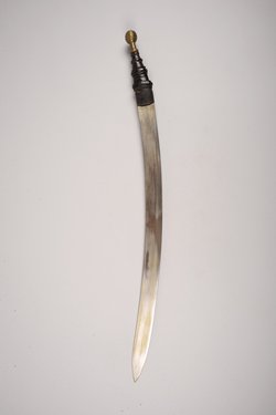 Schwert mit Scheide