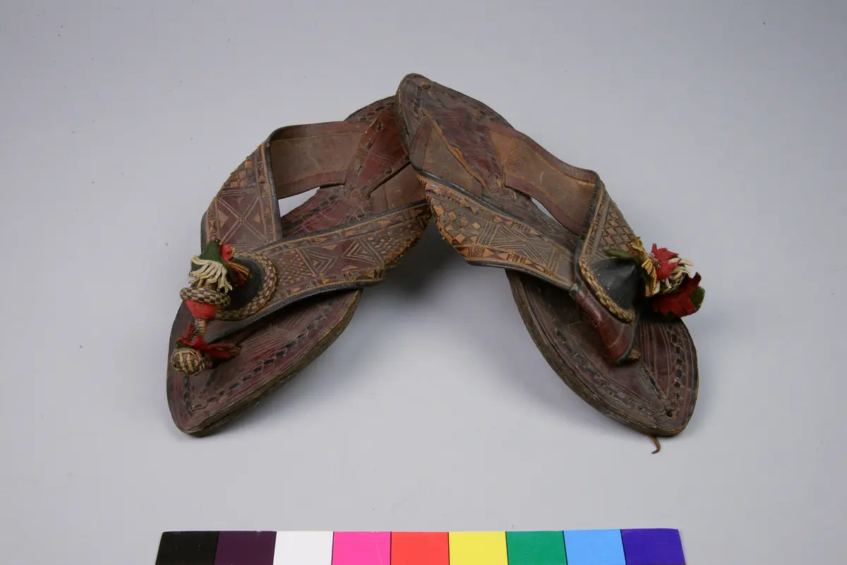Paar Sandalen