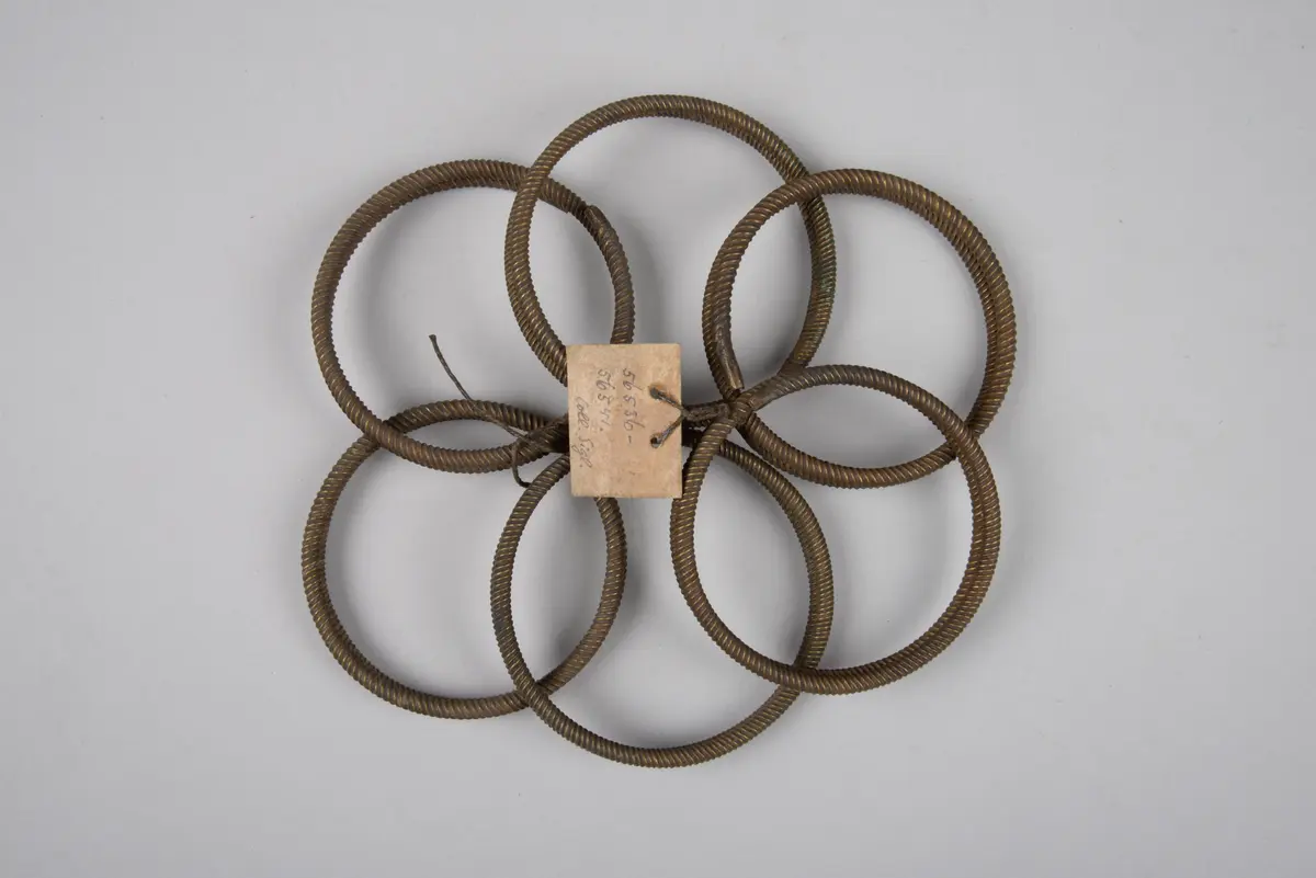 Sechs Armbänder (56.536 bis 56.541)