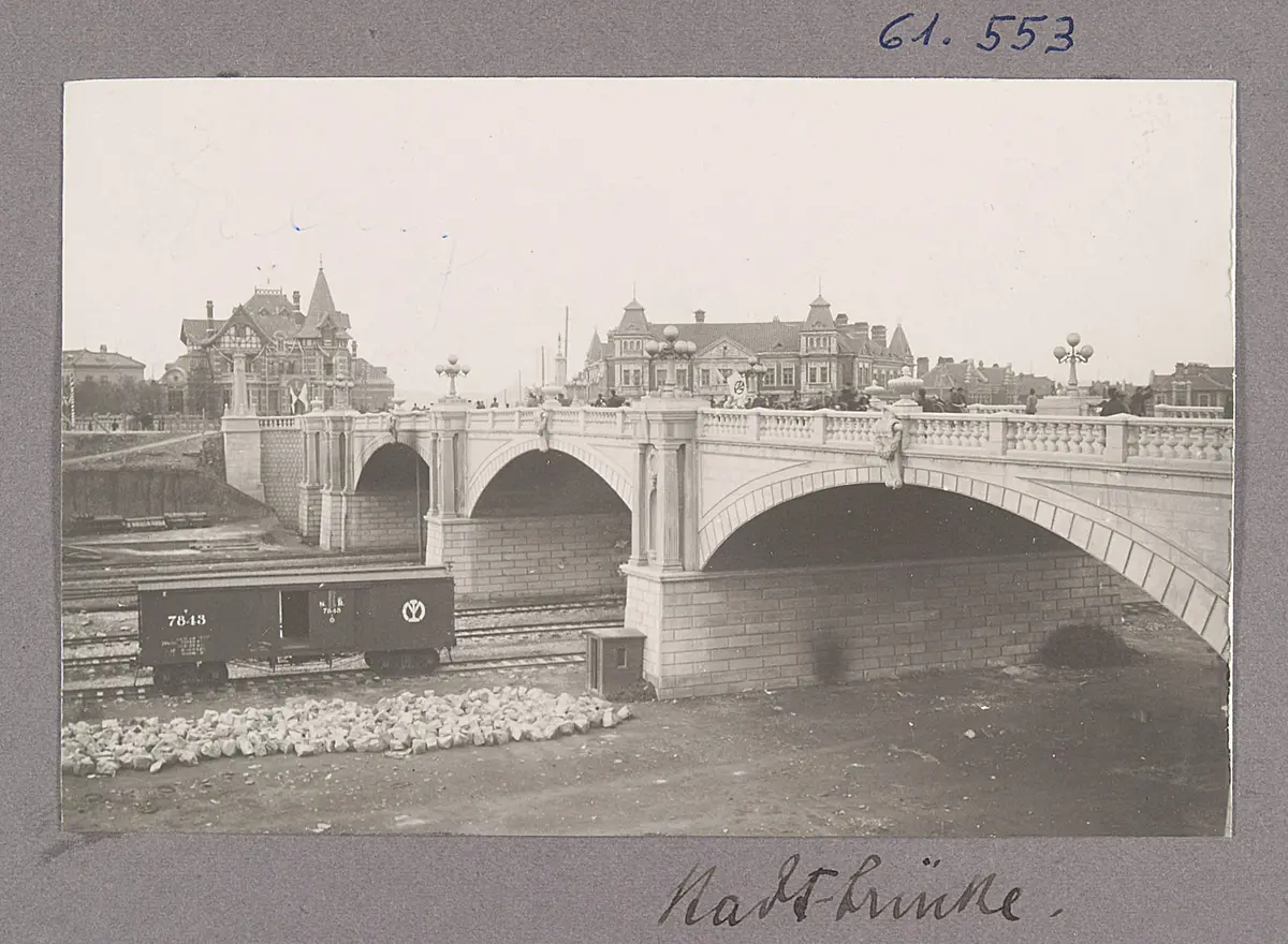 Dalian 大連, Provinz Liaoning. Stadtbrücke