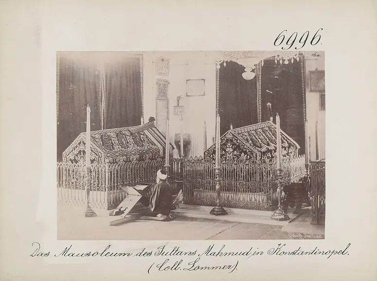 Das Mausoleum des Sultans Mahmud in Konstantinopel