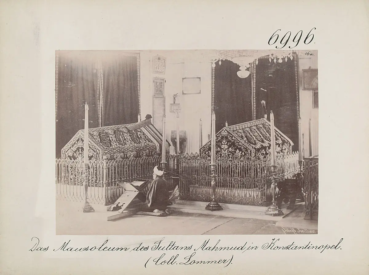 Das Mausoleum des Sultans Mahmud in Konstantinopel