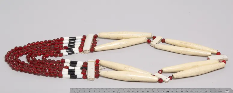 Brustschmuck